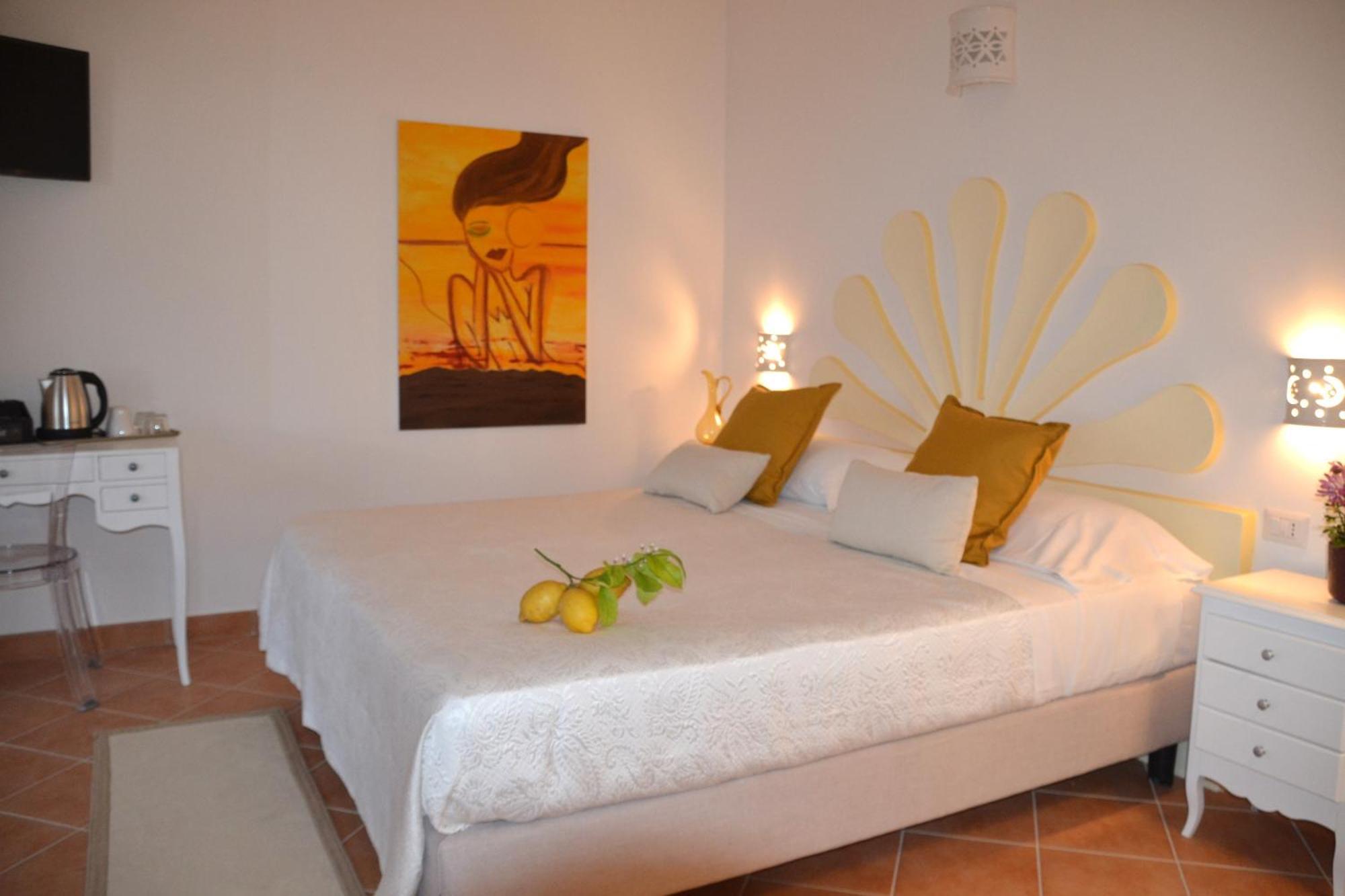 Villa Santa Chiara Positano Suites Екстериор снимка