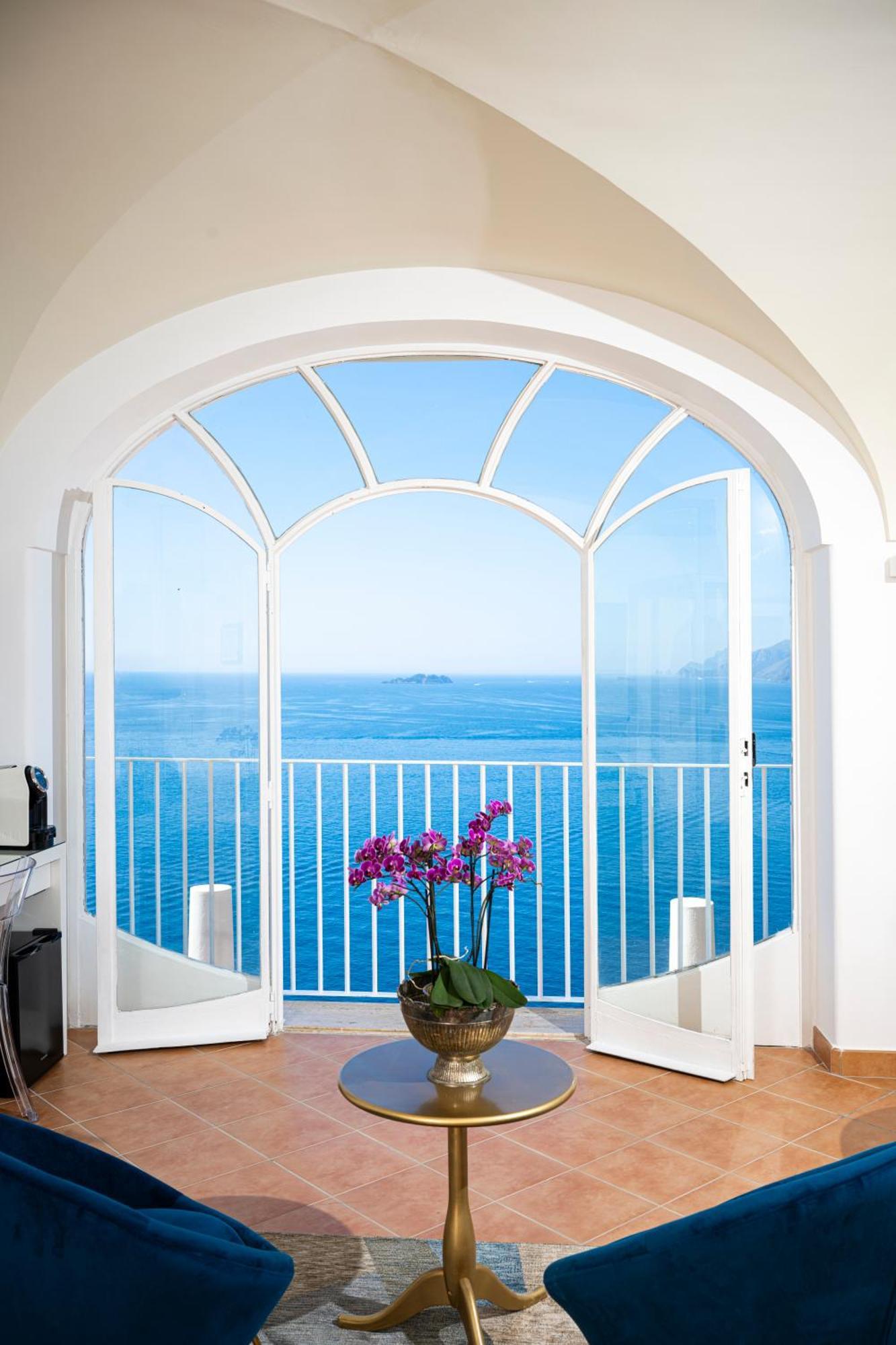 Villa Santa Chiara Positano Suites Екстериор снимка